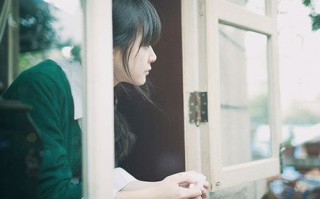晴朵科技美肤养生 一个人默默流泪的伤感说说，爱那么短，遗忘那么长